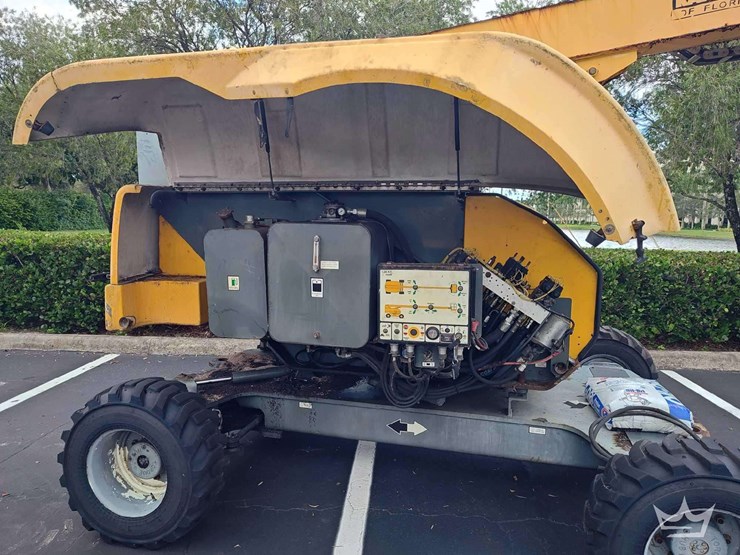 2005-manitowoc-t40-4x4-40ft-articulating-boom-lift-image-13
