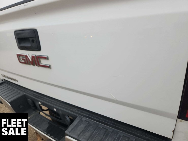 2015-gmc-sierra-2500hd-image-34