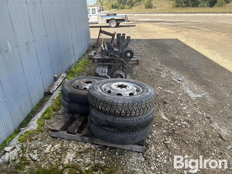 hi-rail-kit-w/wheels-and-tires-image-4