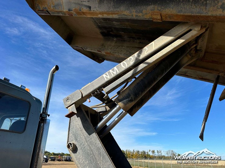 peterbilt-378-image-66