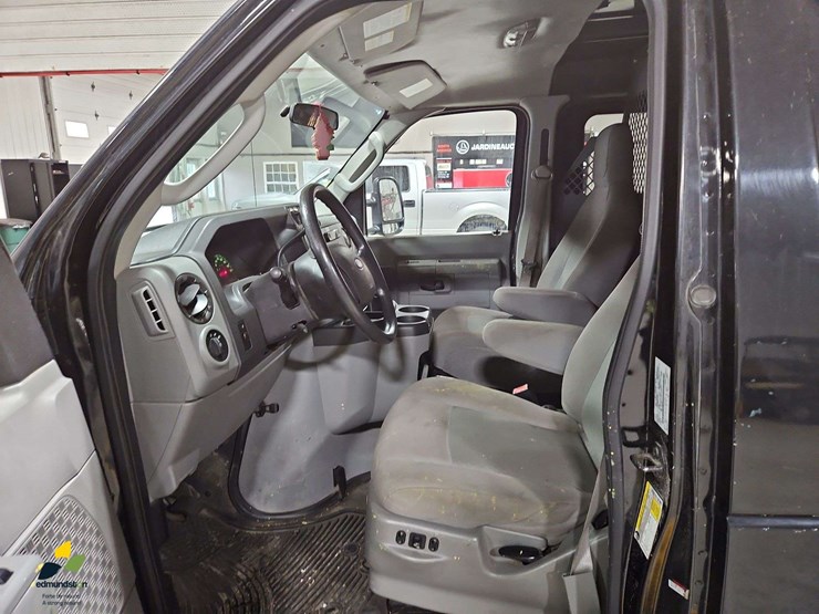 2013-ford-e150-image-9