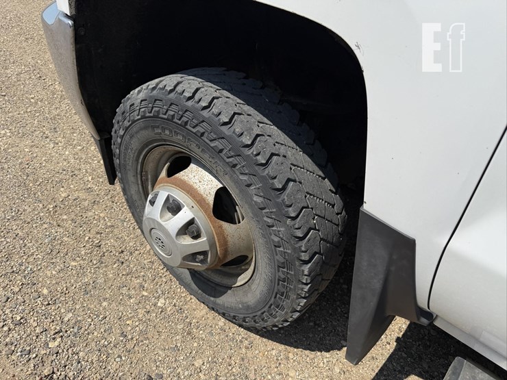 2015-chevrolet-3500hd-image-18