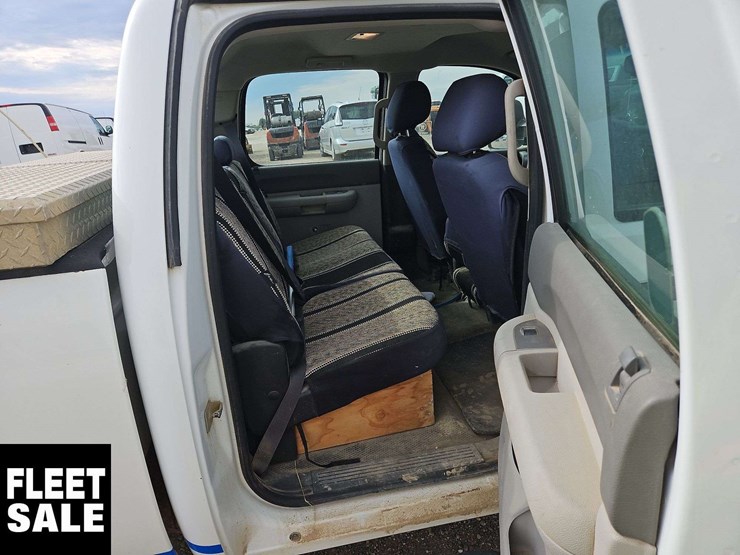 2014-chevrolet-silverado-2500hd-image-15