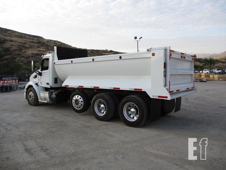 2020-peterbilt-579-image-4