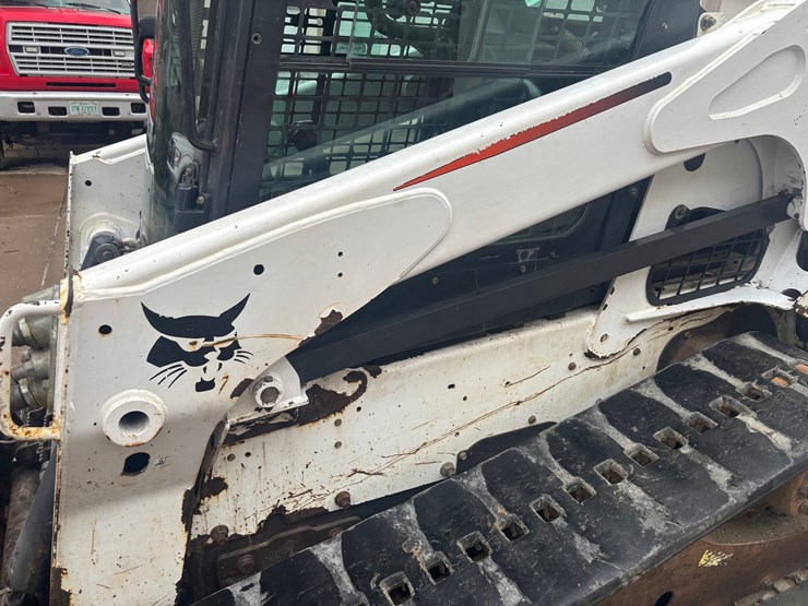 2015-bobcat-t770-image-9