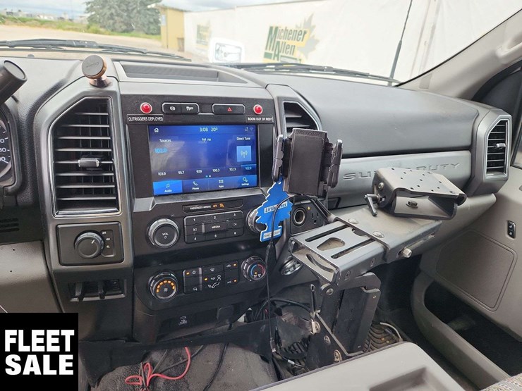 2021-ford-f550-image-18