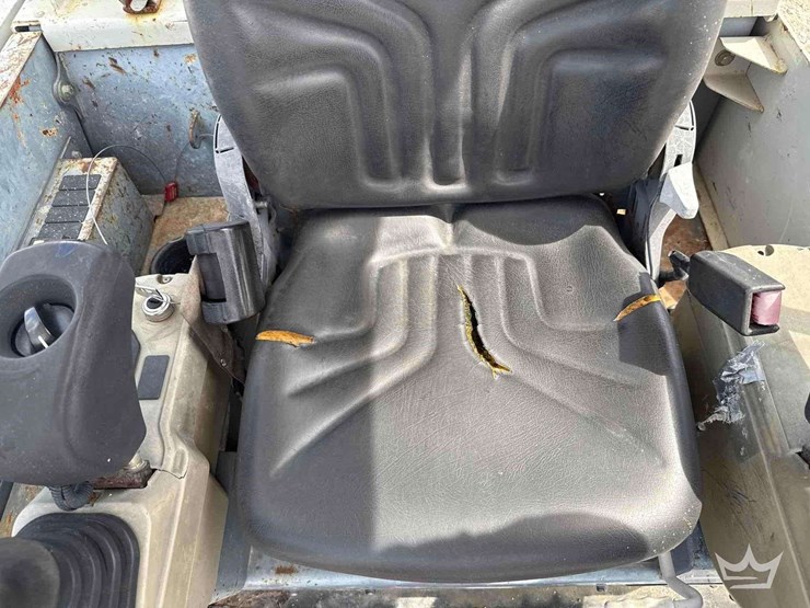 2019-takeuchi-tb235-2-image-24