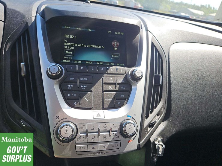 2017-chevrolet-equinox-image-28