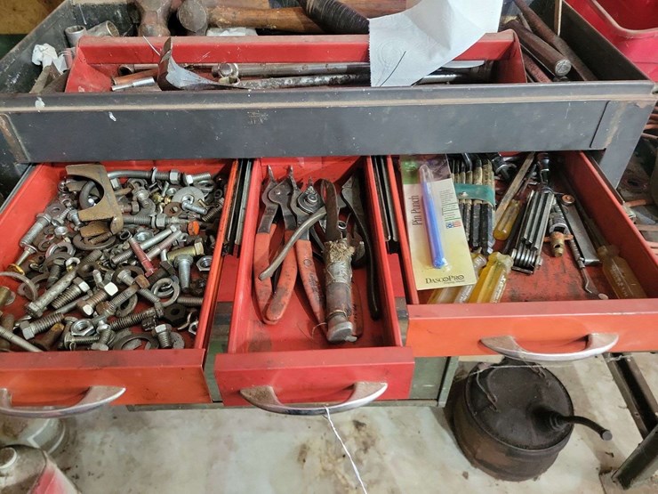 allis-chalmers-branded-tool-chest-with-assorted-hand-tools-image-4