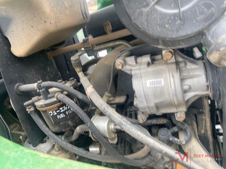 john-deere-3320-image-15