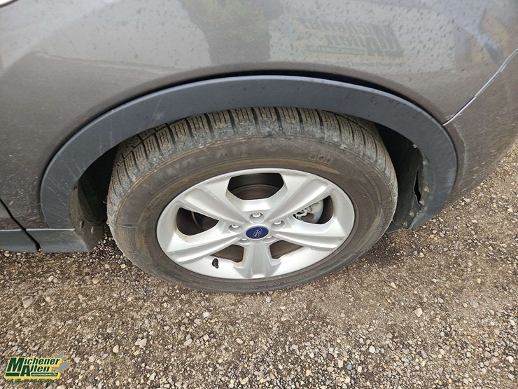 2014-ford-escape-se-image-12
