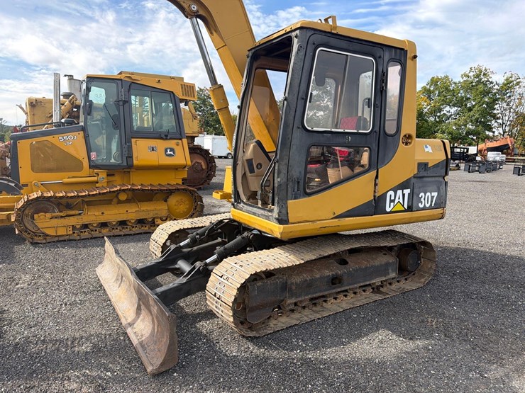 caterpillar-307-image-2