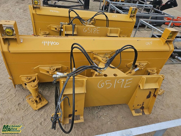 104in-hydraulic-2-way-snow-blade-attachment-image-5