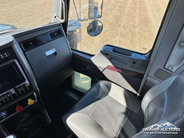 kenworth-w900-image-12