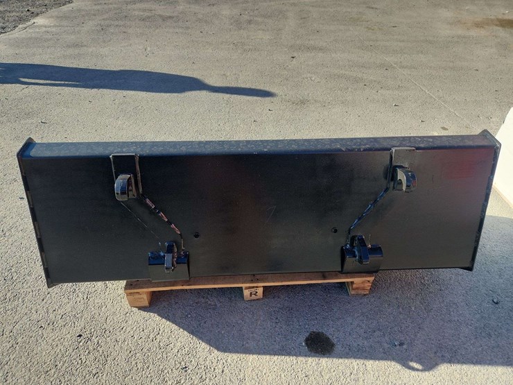 71"-bucket---telehandler-attachment-type-image-3