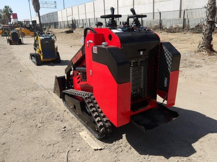 2026-sdlanch-ssl1300-skid-steer-loader-image-4