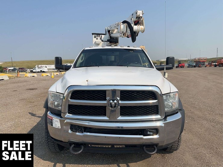 2015-ram-5500-4x4-s/a-bucket-truck-image-8