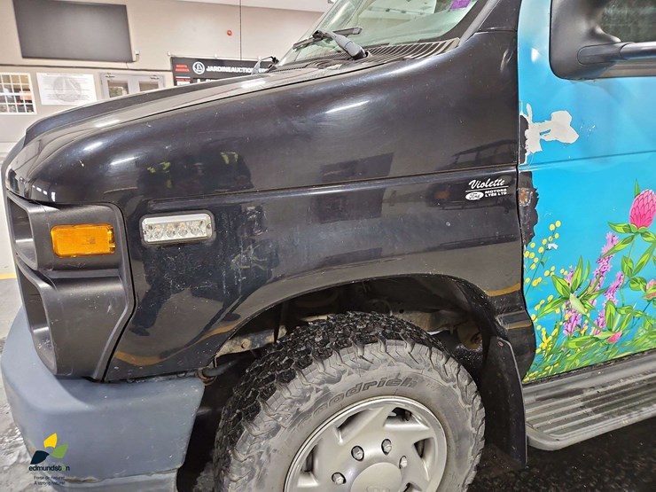 2013-ford-e150-image-23