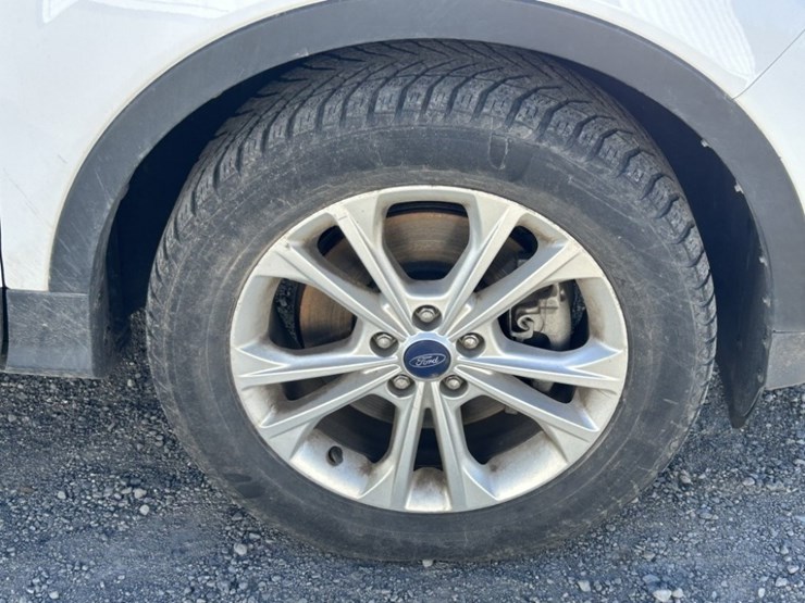 2017-ford-escape-image-32