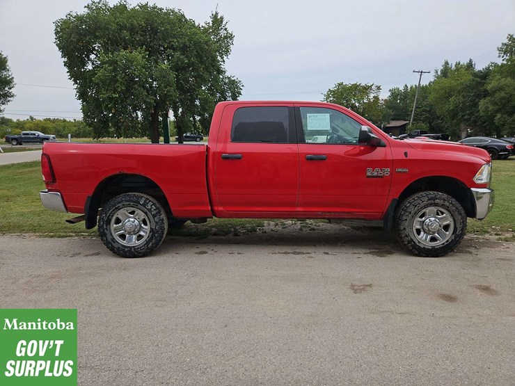 2015-dodge-2500-image-8