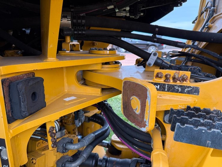caterpillar-938m-image-46