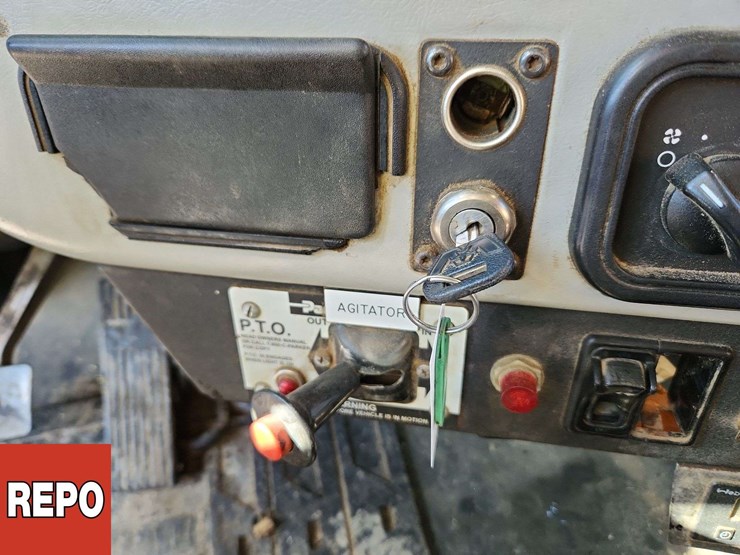 2014-western-star-4900-image-28