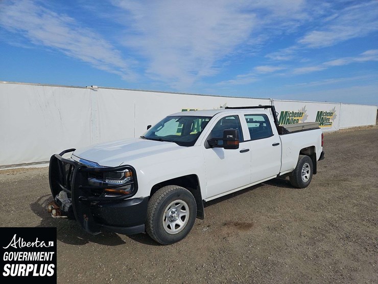 2018-chevrolet-silverado-1500-image-1