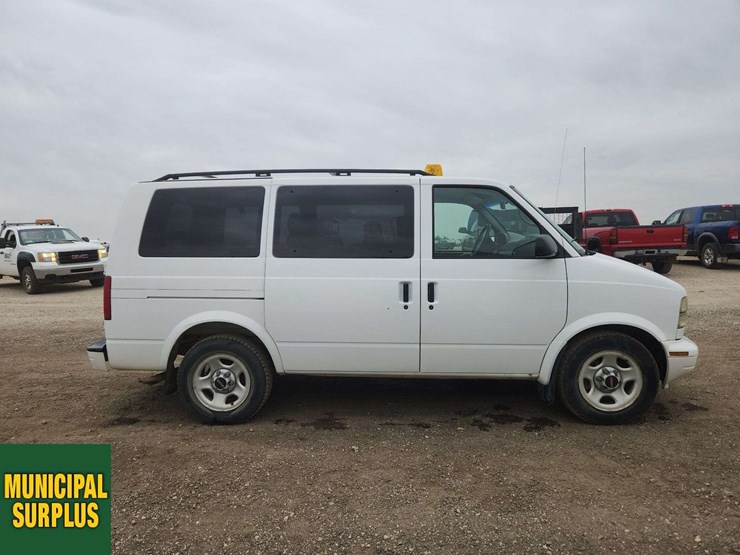 2004-gmc-safari-image-7