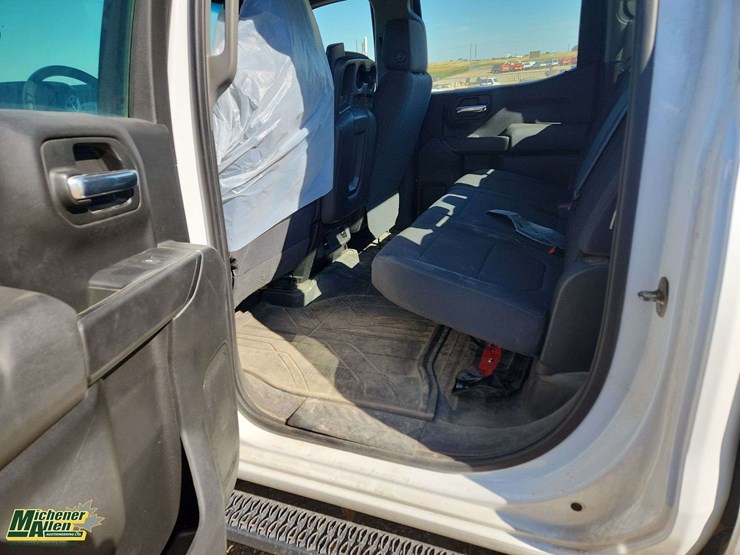 2019-chevrolet-silverado-1500-image-12