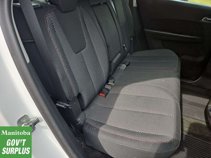 2016-chevrolet-equinox-image-30