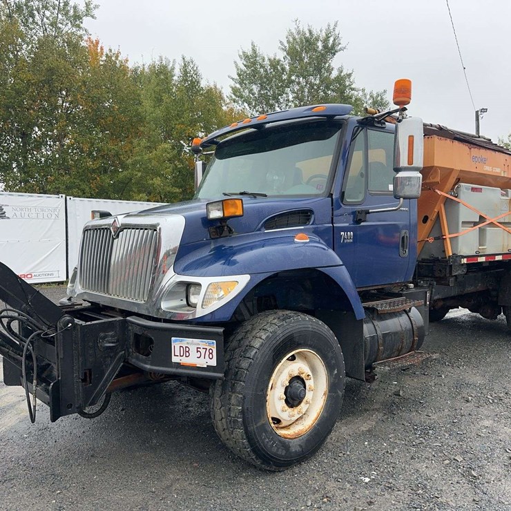 2007 INTERNATIONAL 7400