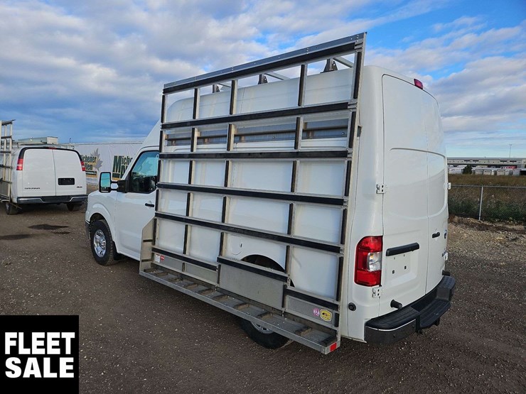 2019-nissan-nv3500hd-image-3