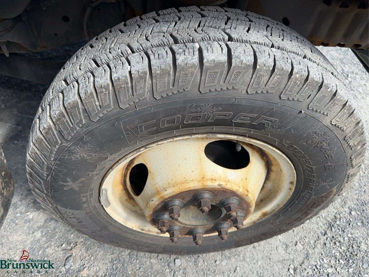 2014-ford-e450-image-12