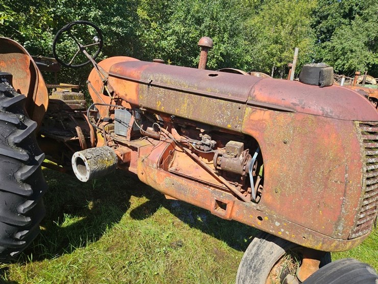 #2528-•-cockshutt-f3-tractor-image-10