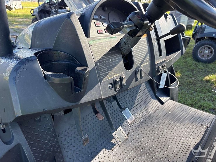 2019-club-car-carryall-1500-4x4-diesel-utility-cart-image-19