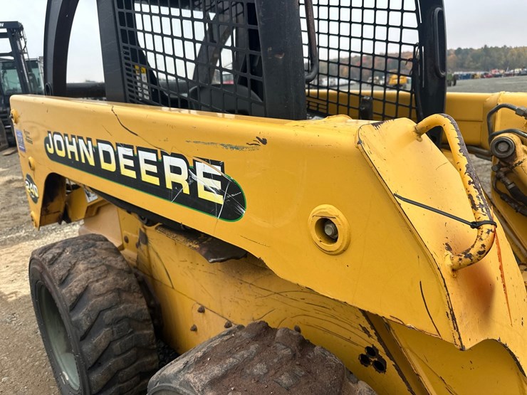 deere-240-image-25