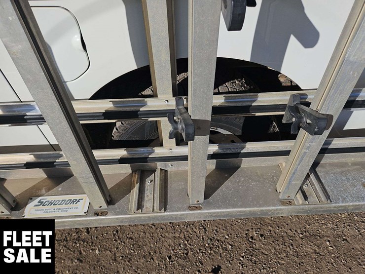 2019-nissan-nv3500hd-image-9