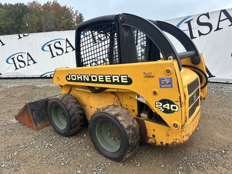deere-240-image-3