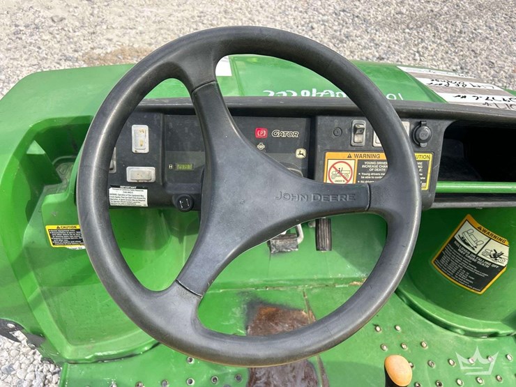 2017-john-deere-gator-image-10