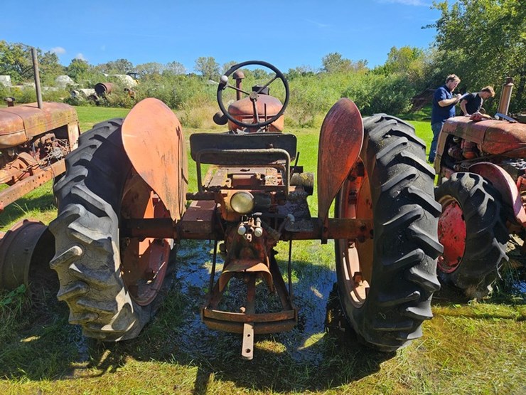 #2528-•-cockshutt-f3-tractor-image-4