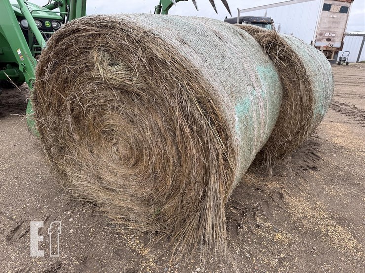 john-deere-561m-image-1