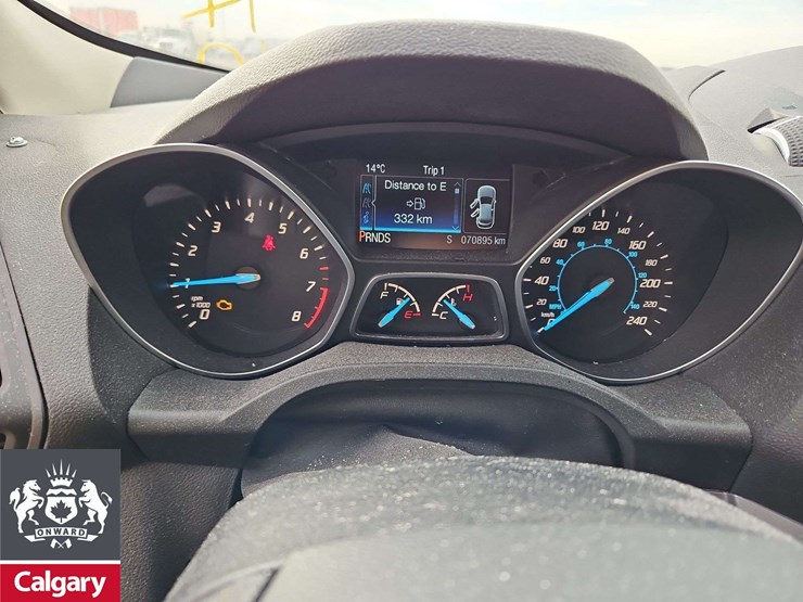 2015-ford-escape-se-image-22
