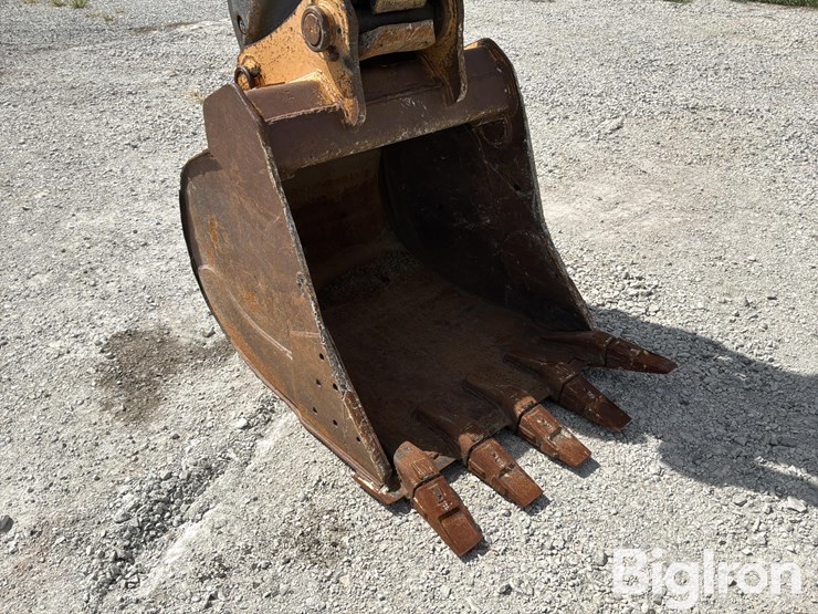 2011-deere-220dw-image-20