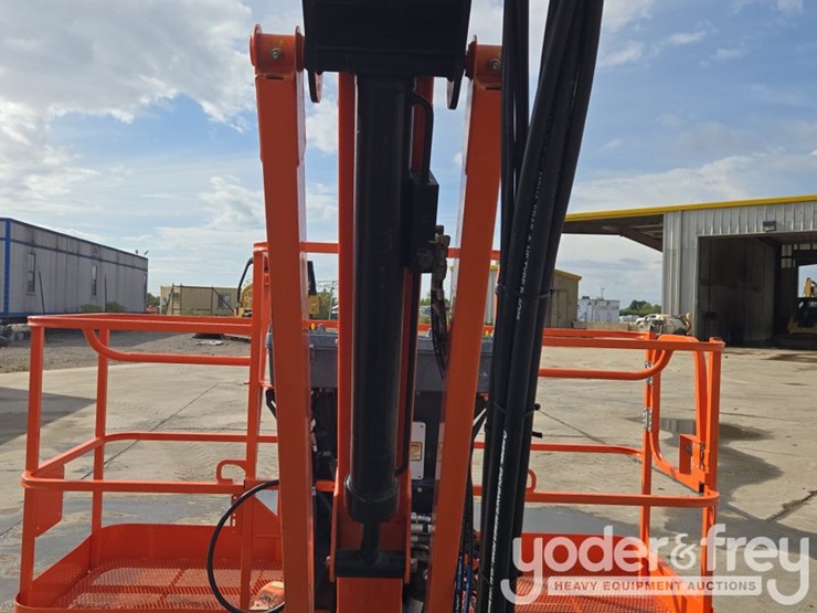 2022-jlg-660sj-image-19