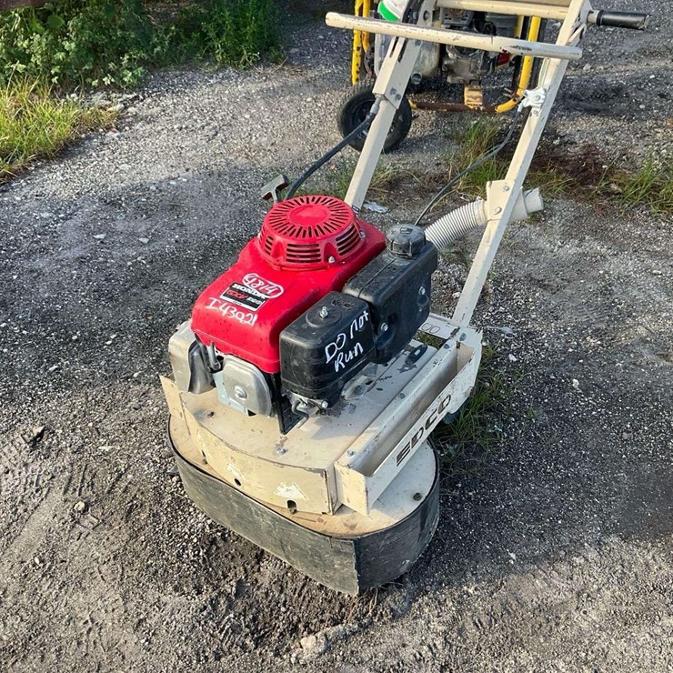 EDCO 2GC-NG-11H Magna Trap Gas Floor Grinder