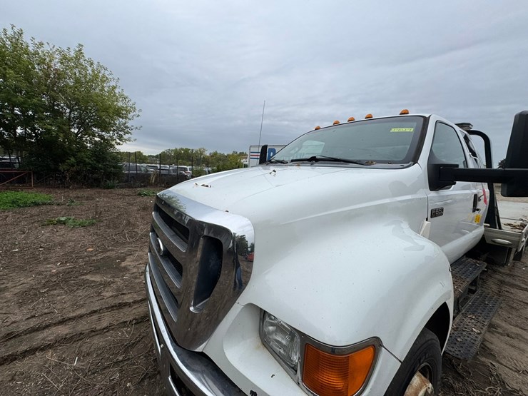 2015-ford-f650-image-10