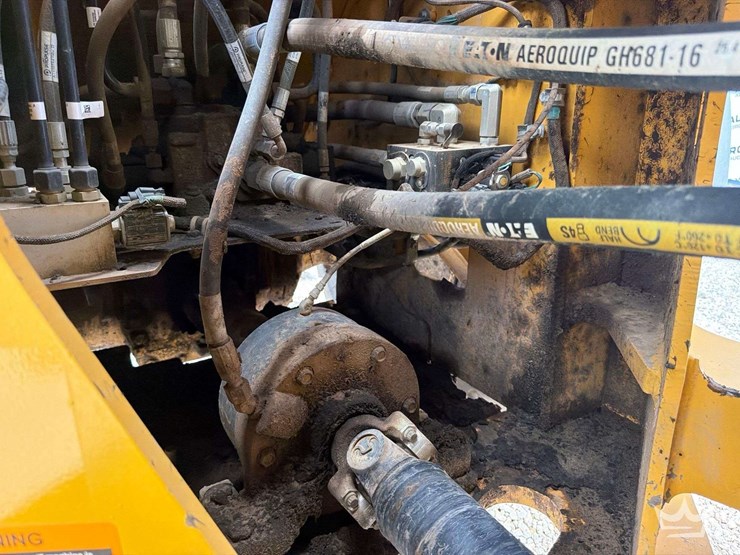 2022-john-deere-524-image-27