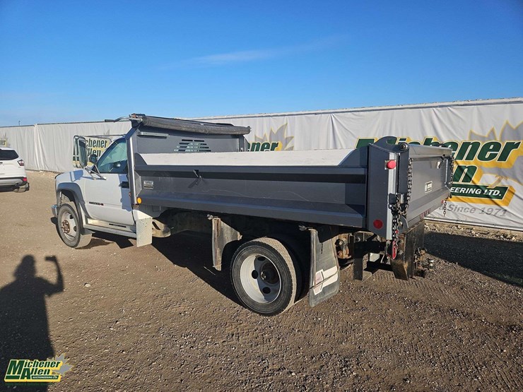 gmc-sierra-3500-image-3