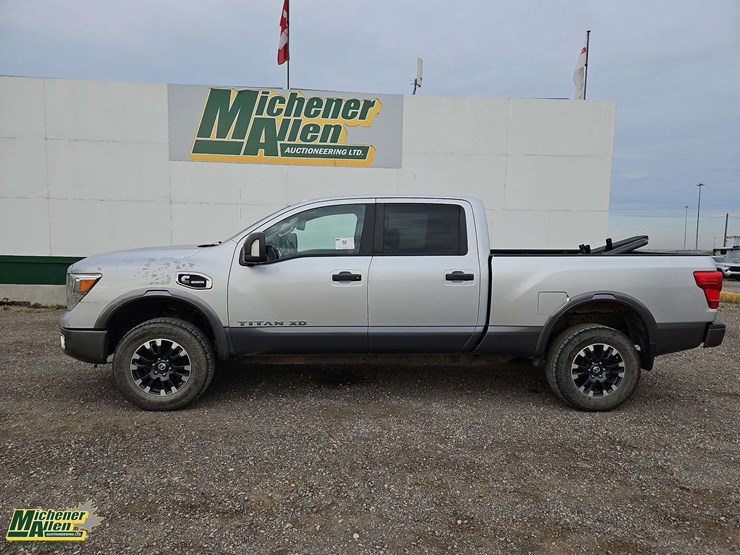 2016-nissan-titan-image-5