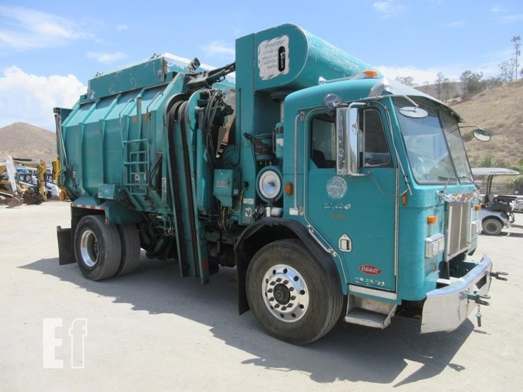 2009-peterbilt-320-image-2